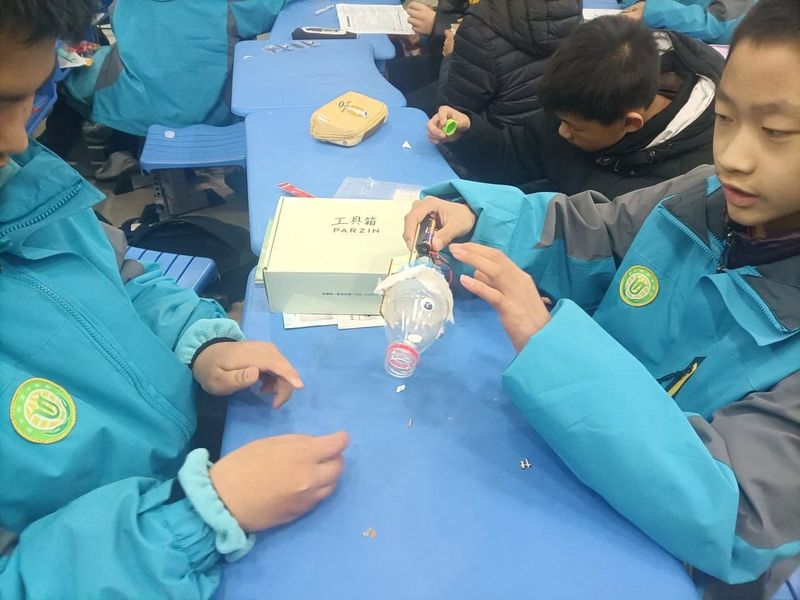 《自制吸尘器》——新乡市第十中学物理组科学教育优秀课例展评（四）