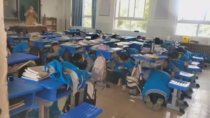 防灾减灾 守护平安——新乡市第十中学开展防灾减灾安全教育系列活动